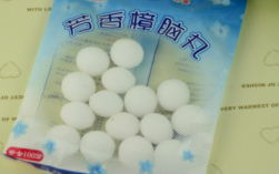 房间内樟脑丸味浓怎么办？