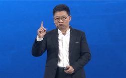 余承东回应开车“睡觉”：当时在低头看手机 已自首交了罚款 ！