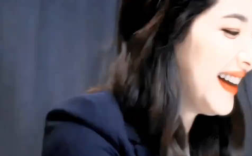 曾黎某平台简介:我不是中戏两百年美女，我是演员曾黎 ！