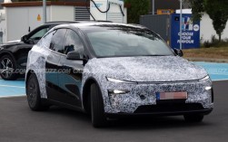 三排六座加长 特斯拉Model Y L实车现身纽北：国产或卖35万 ！