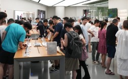 华为Pura 80系列被疯抢 一女生成为首批购机用户：很开心很激动 ！