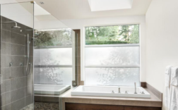 如何防止浴室玻璃爆炸?