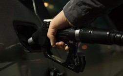 国内油价今晚有望迎年内第十跌 加满一箱少花2.5元 ！