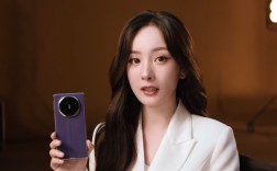 杨幂上手华为Mate XTs非凡大师：改文件看文件像用电脑一样 !