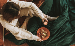 牛奶绒四件套是不是越重越好?