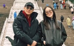 被质疑换心脏、换血变年轻后：62岁李连杰与女儿现身九华山 身型略显沧桑 ！