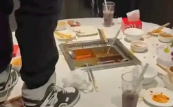 少年在海底捞火锅小便赔220万 网友点赞罚的好：家长没教法律会管 !