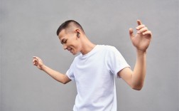 跳广场舞大妈要老实了！生活噪音将归公安管 最高10日拘留：网友怒赞 !