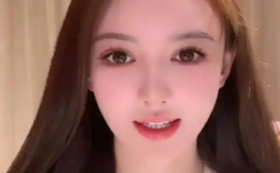 黄晓明前女友叶柯退网8个月后再开直播 在线人数瞬间10万＋ 被指为复出试水 !