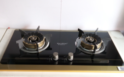 燃气灶换电池在哪里换？