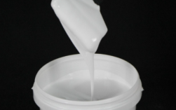 油漆在塑料上用什么可以擦掉？