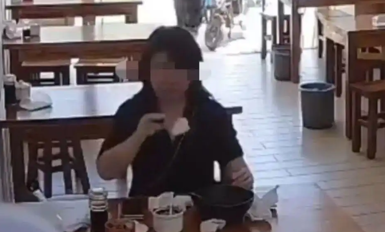 上海多方回应女子擦鼻涕纸扔进碗罐：在跟进处理，暂未找到该女子 ！-图1